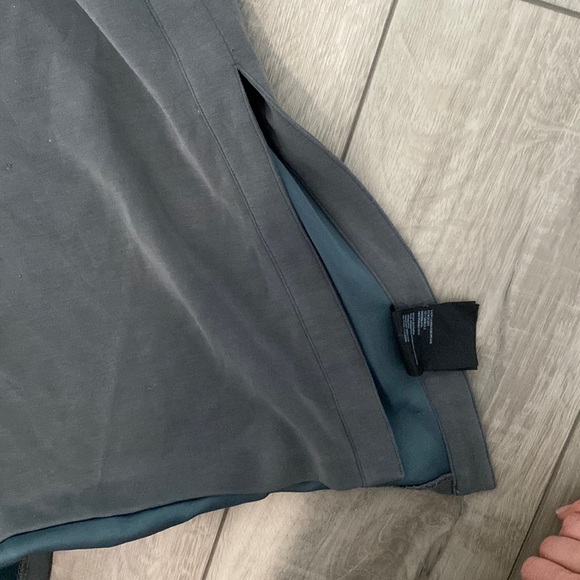 Club Monaco top - Picture 2 of 4